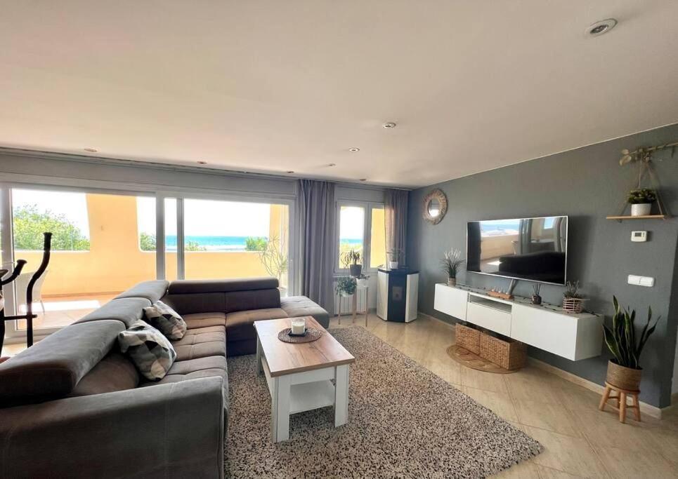 3Apartamento De Tres Habitaciones إمبوريابرافا المظهر الخارجي الصورة