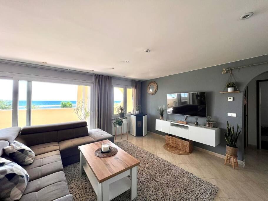 3Apartamento De Tres Habitaciones إمبوريابرافا المظهر الخارجي الصورة